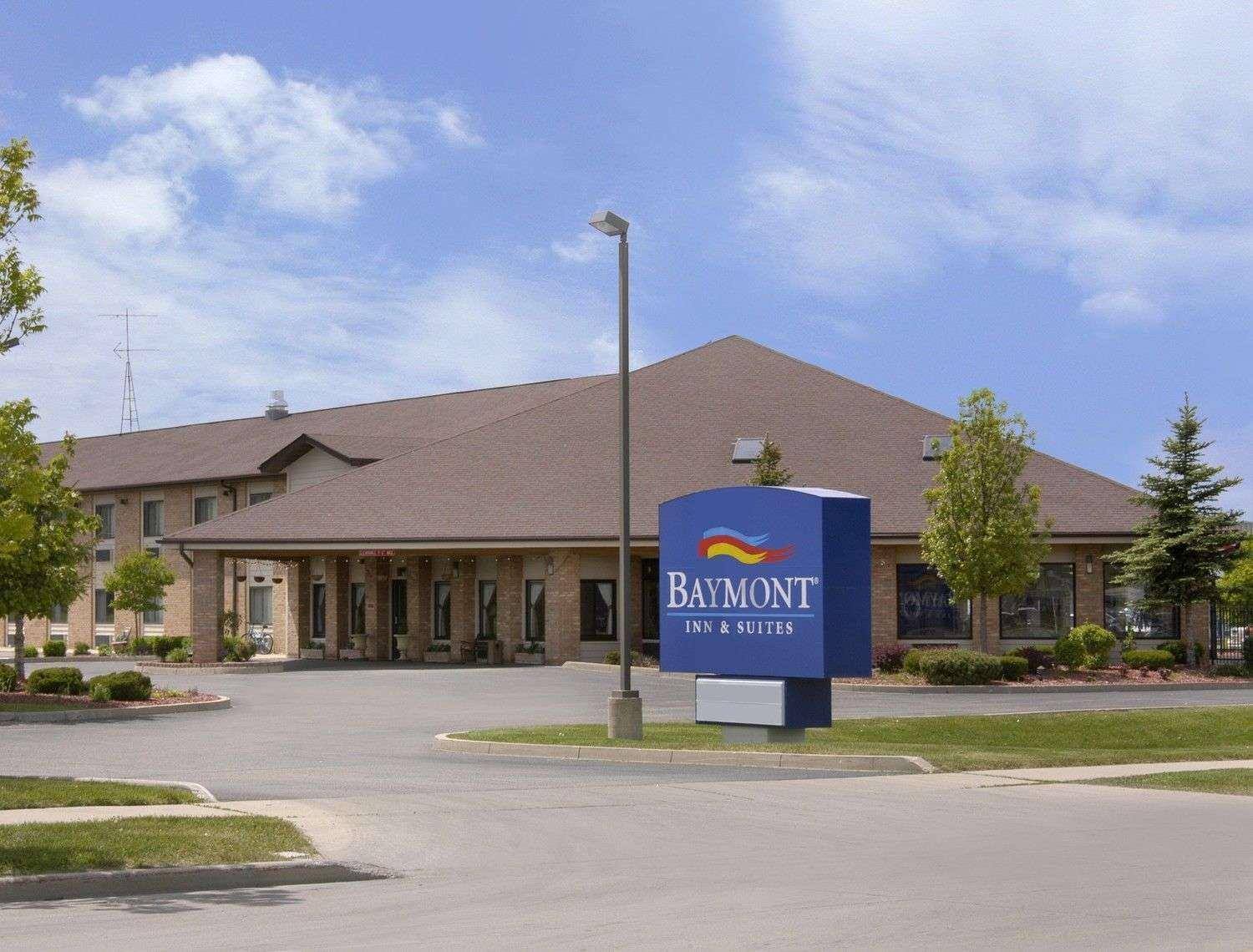 Baymont By Wyndham Whitewater Hotel Exterior foto